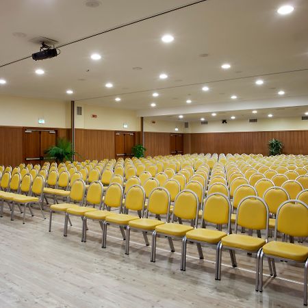 Holiday Inn Cagliari By Ihg Esterno foto