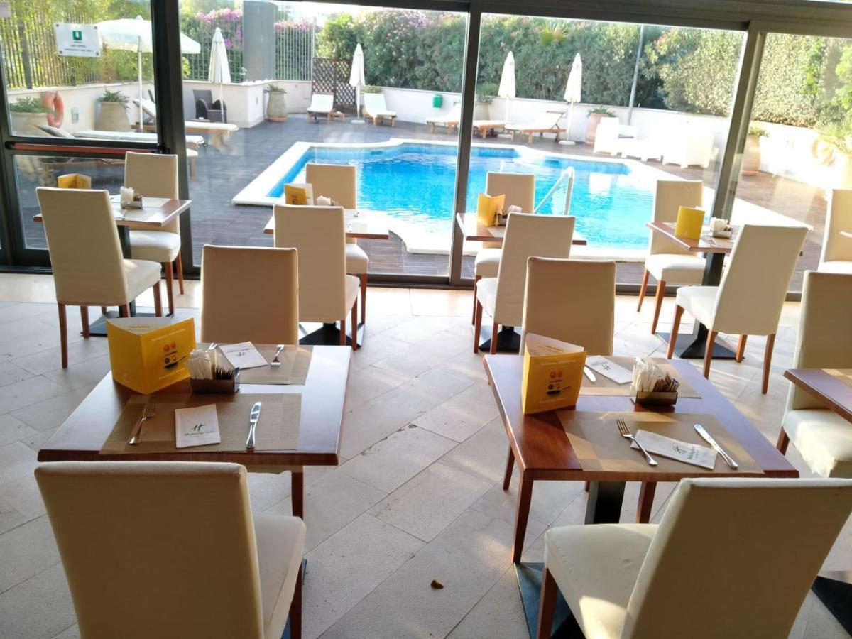 Holiday Inn Cagliari By Ihg Esterno foto