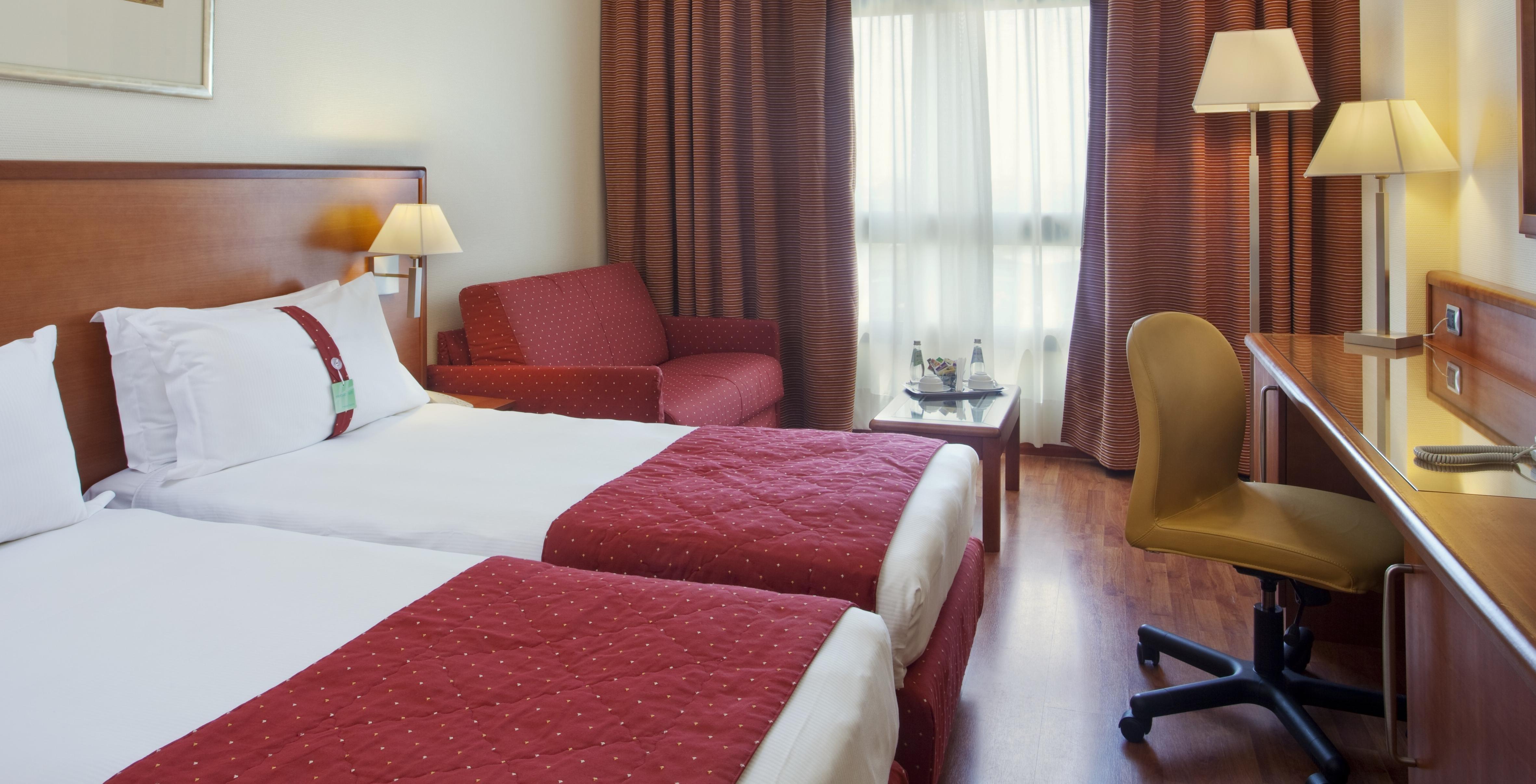 Holiday Inn Cagliari By Ihg Esterno foto