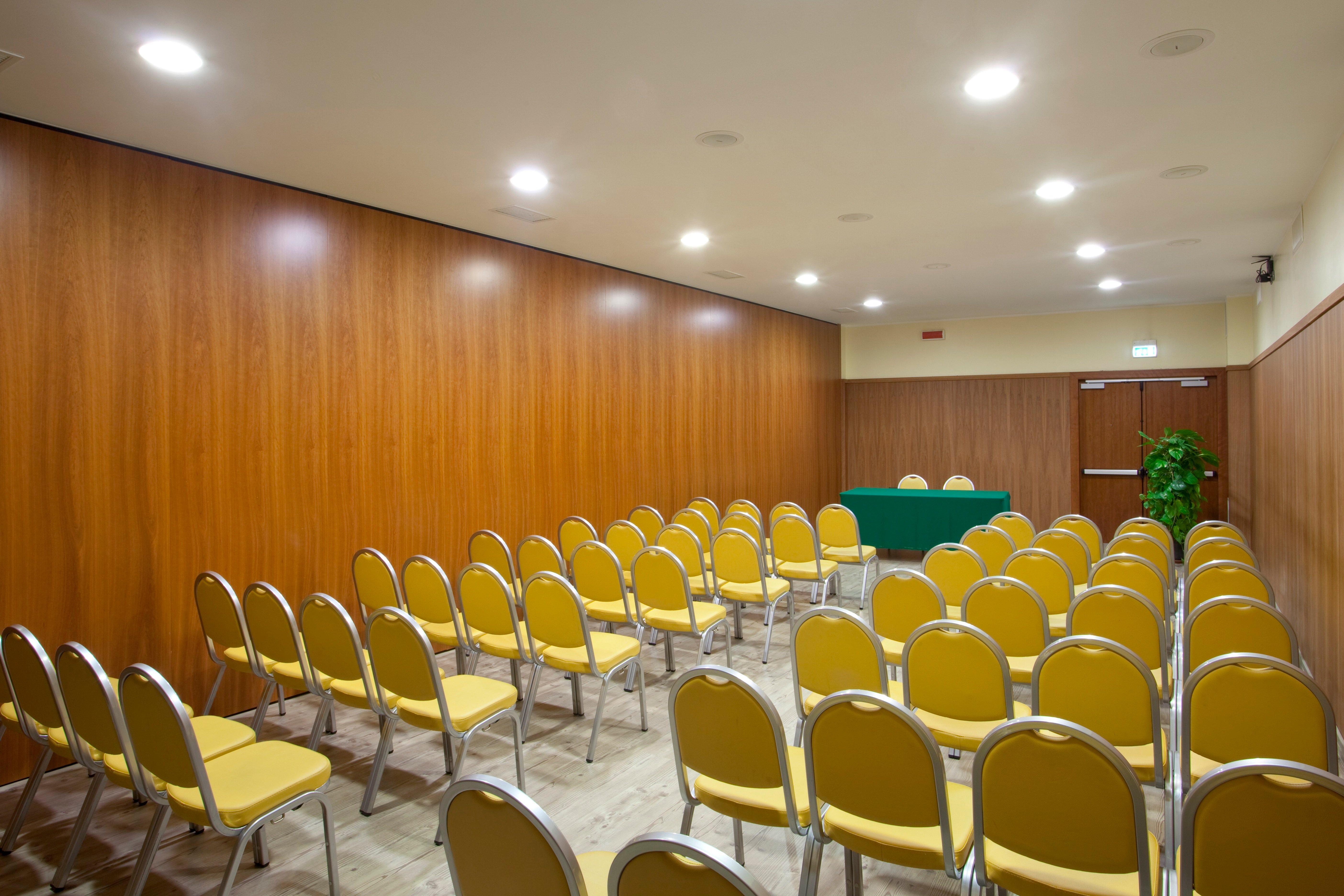Holiday Inn Cagliari By Ihg Esterno foto
