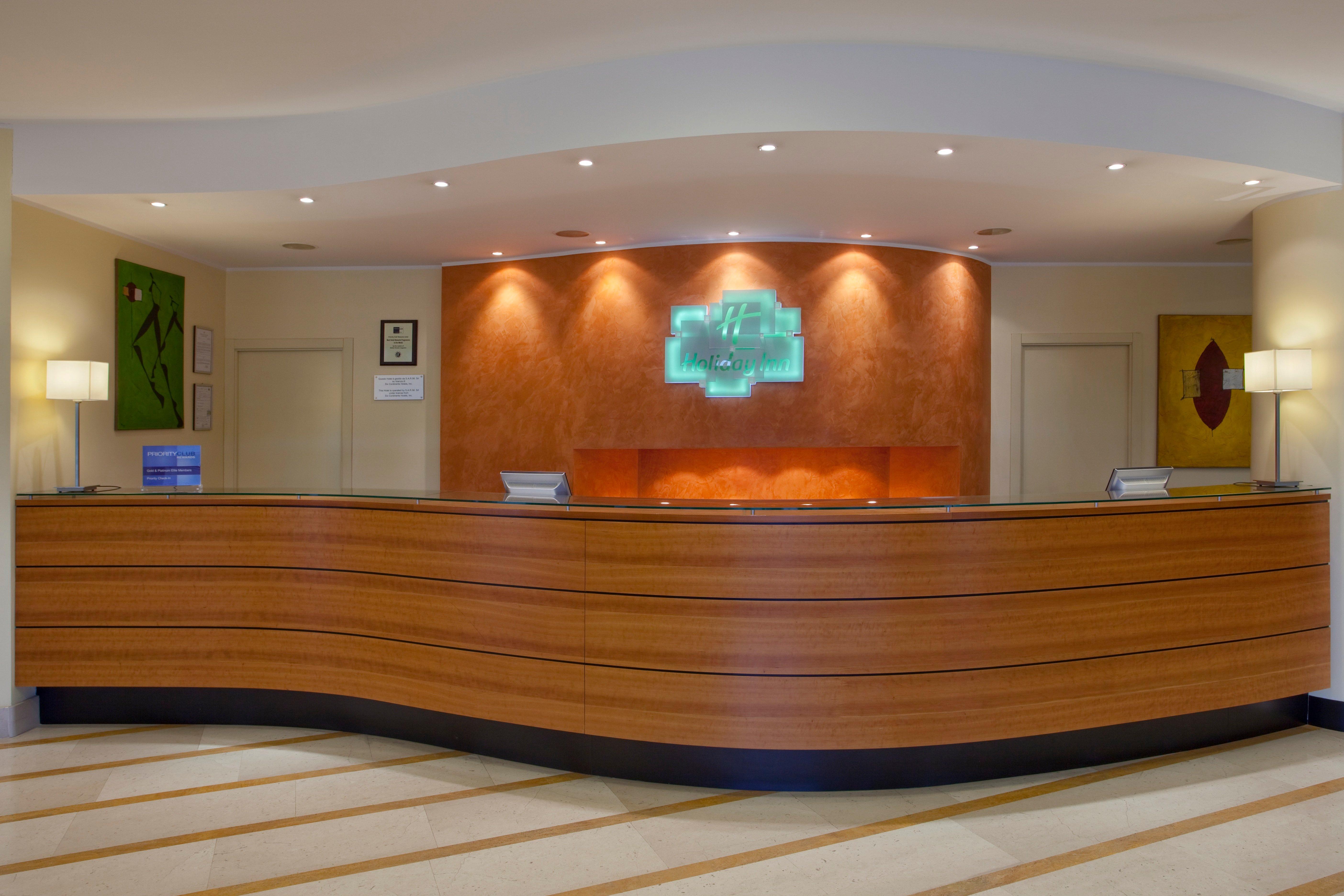 Holiday Inn Cagliari By Ihg Esterno foto