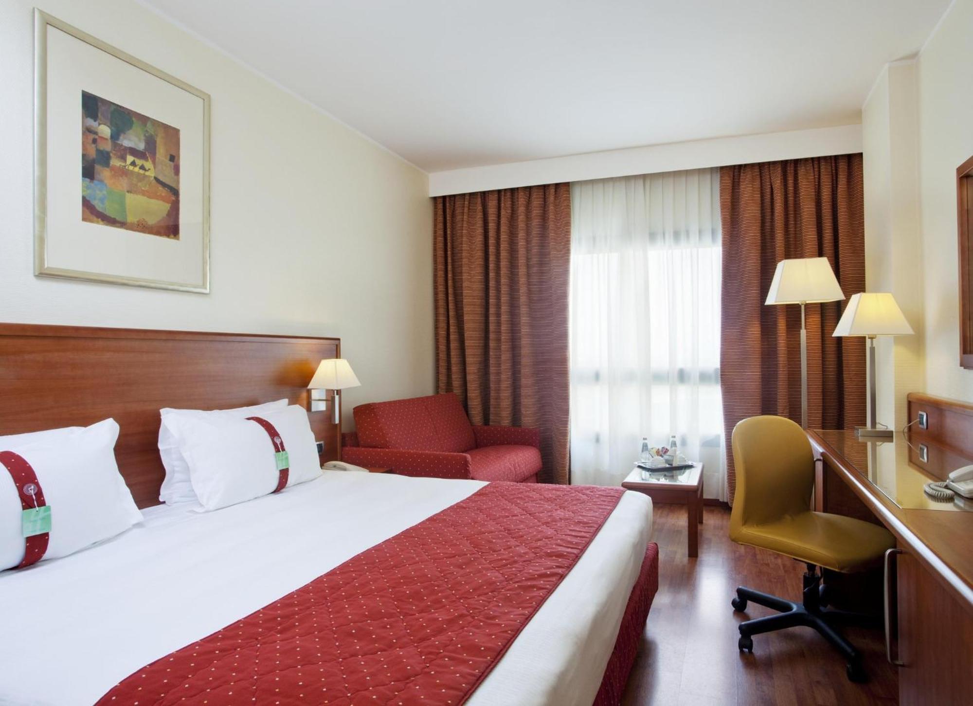 Holiday Inn Cagliari By Ihg Esterno foto