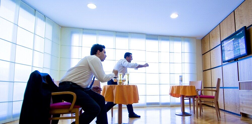 Holiday Inn Cagliari By Ihg Esterno foto